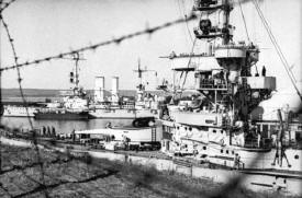 Die deutschen Linienschiffe Schleswig-Holstein und Schlesien im Hafen von Danzig (September 1939) Foto: Wikimedia/Bundesarchiv